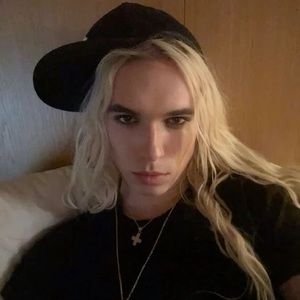 Meet your Posher, Layla